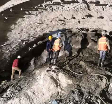 青县拱顶带模注浆料的施工流程及注意事项